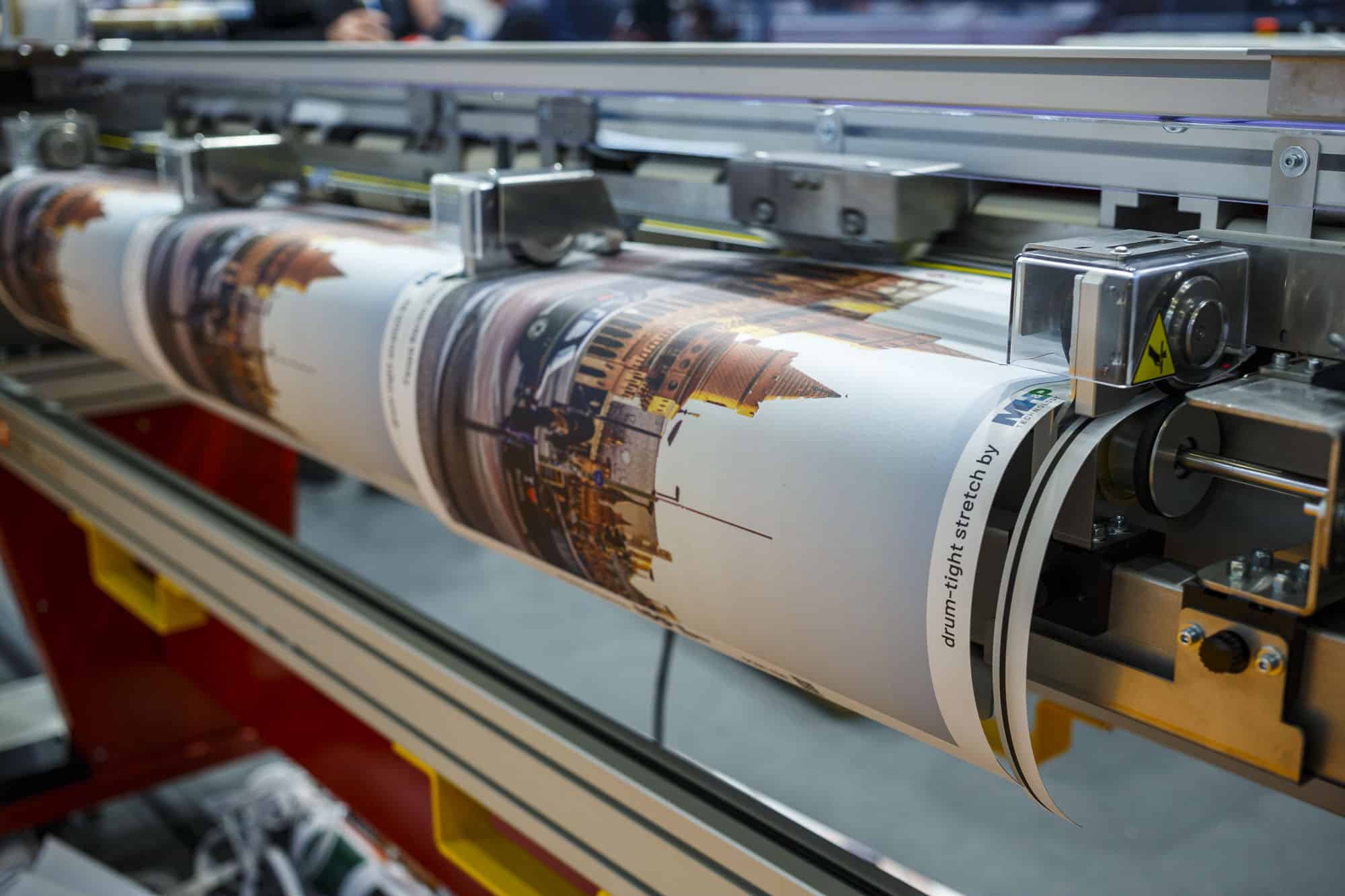 Canvas cut at our cooperation partners Fotoba at Fespa 2022